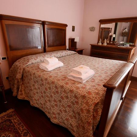 Corte Posta B&B - Parcheggio E Bagno In Camera Мантуя Номер фото
