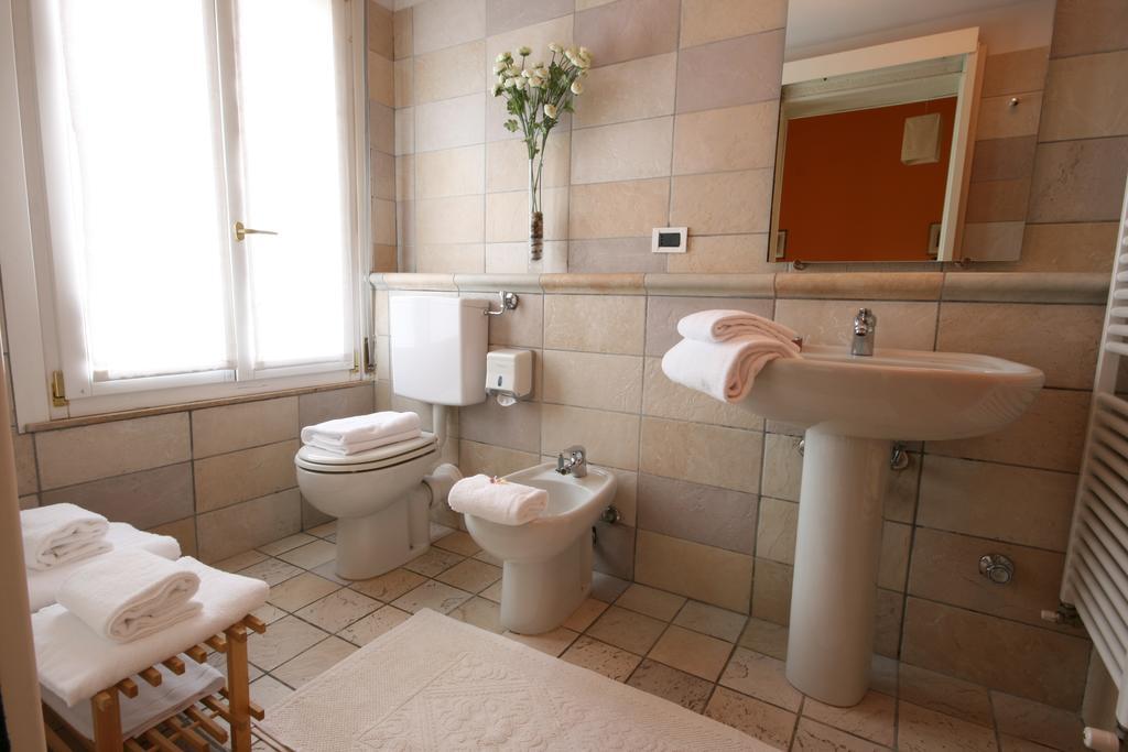 Corte Posta B&B - Parcheggio E Bagno In Camera Мантуя Экстерьер фото