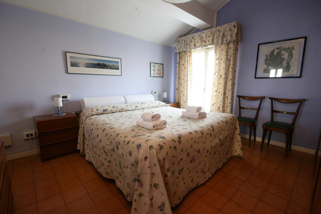 Corte Posta B&B - Parcheggio E Bagno In Camera Мантуя Номер фото